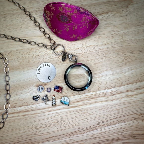 Origami Owl Locket and Charms - Picture 3 of 14